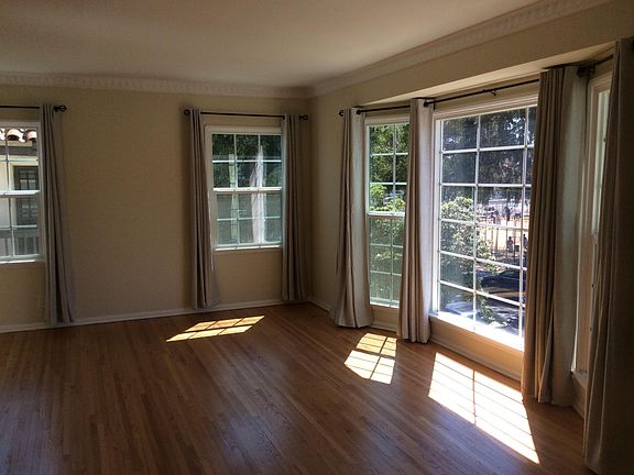 2nd image of 534 N Genesee Ave #1/4