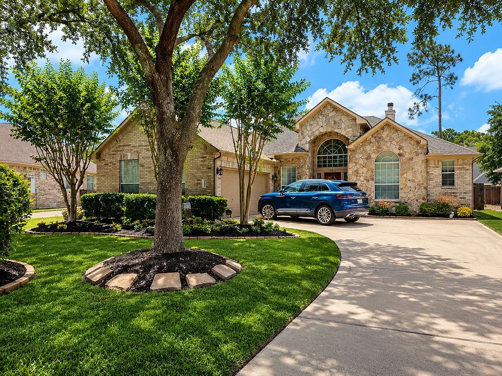 14218 Laurus Estates Ln - Property Image