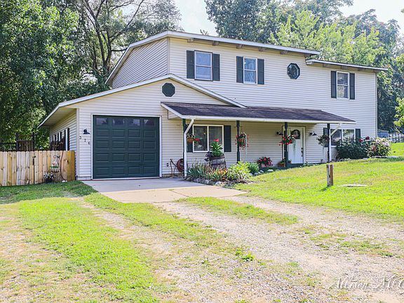 2nd image of 376 Fairlane Dr NW