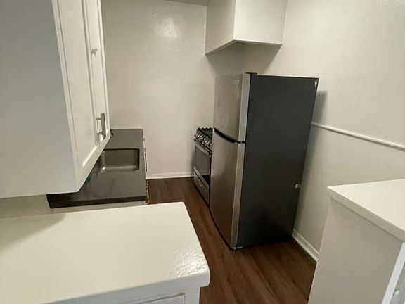 3rd image of 130 N Westmoreland Ave APT 205