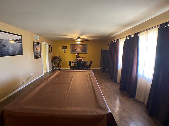 3rd image of 3109 Windsor Dr