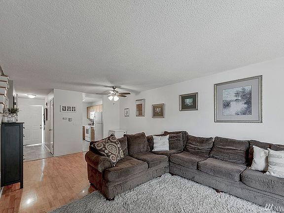2nd image of 12414 SE 272nd Pl APT A