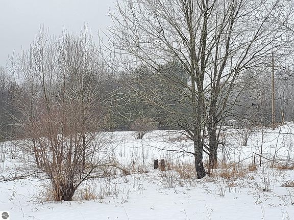 4th image of 2788 Greenwood Rd