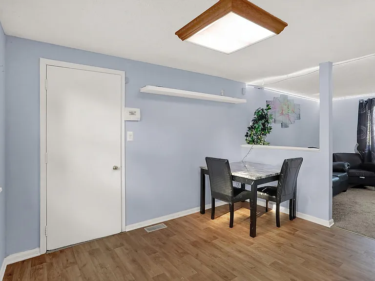 7915 Broadview Dr — Photo 4