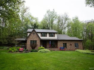 4506 Sharon Dr, Lockport, NY 14094