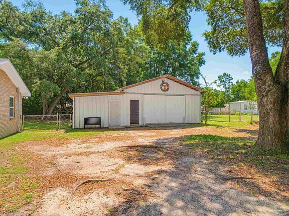 2nd image of 5692 Pine Ridge Dr