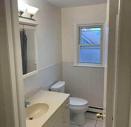 4th image of 371 West Dr #2