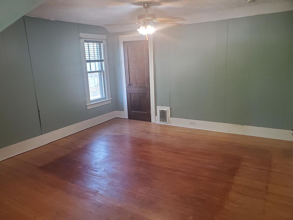 2nd image of 180 Stafford Ave Floor 2