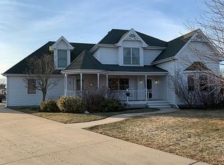 120 Chelsea Ln, Union Grove, WI 53182