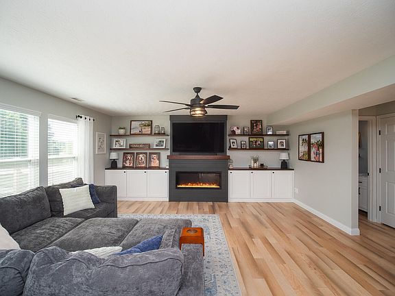 3rd image of 1014 Cherryknoll Ct