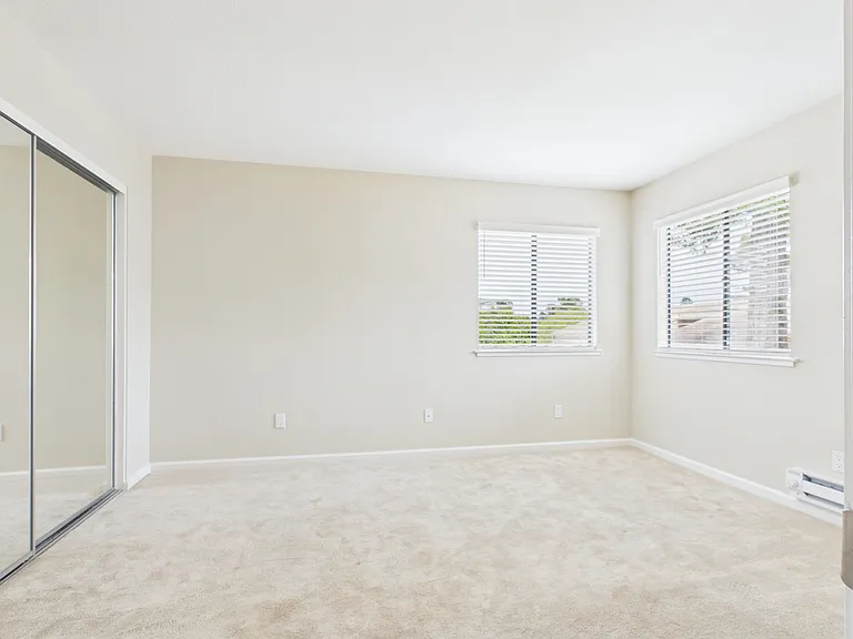 300 Glenwood Cir #265 — Photo 3