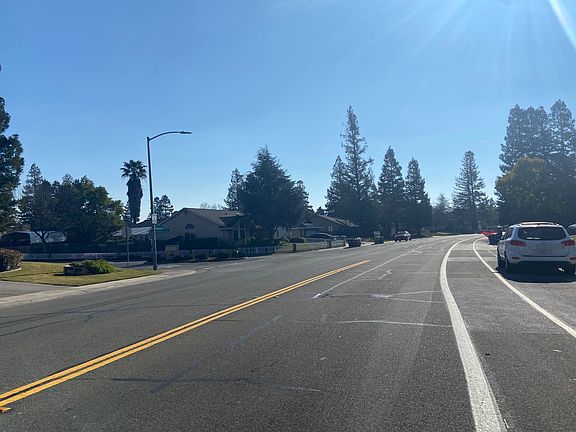 4th image of 5709 Laguna Park Dr