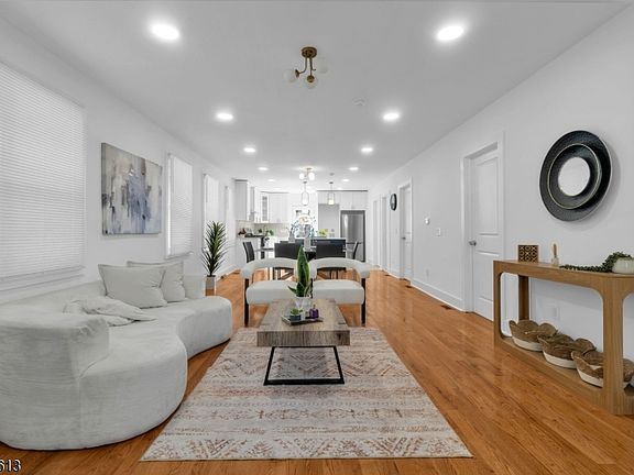 2nd image of 240 Keer Ave