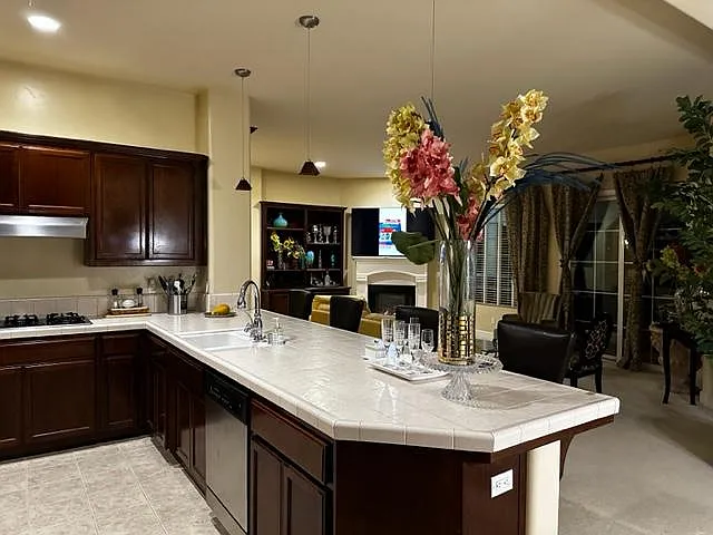 844 Hacienda Cir — Photo 3
