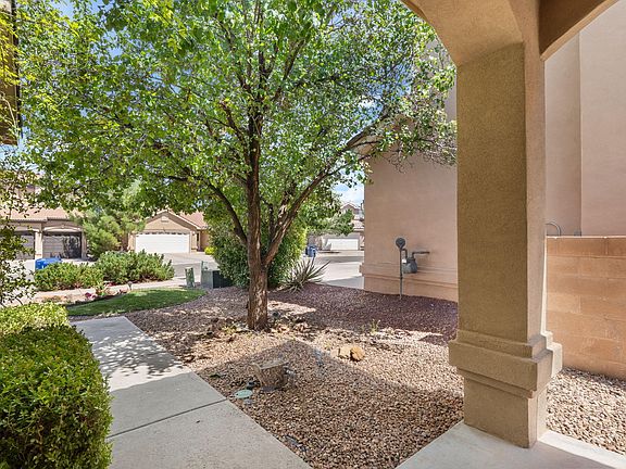 5th image of 9119 Autumn Rose Dr NE