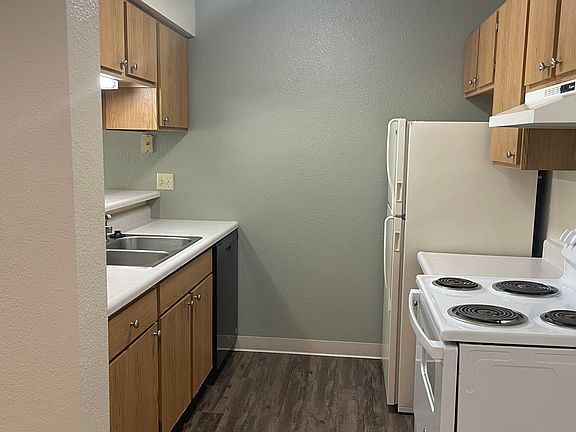 3rd image of 1102-1122 City Springs Rd
