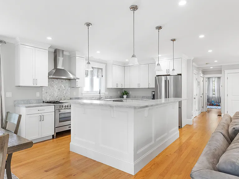 37 Sassamon Ave — Photo 2