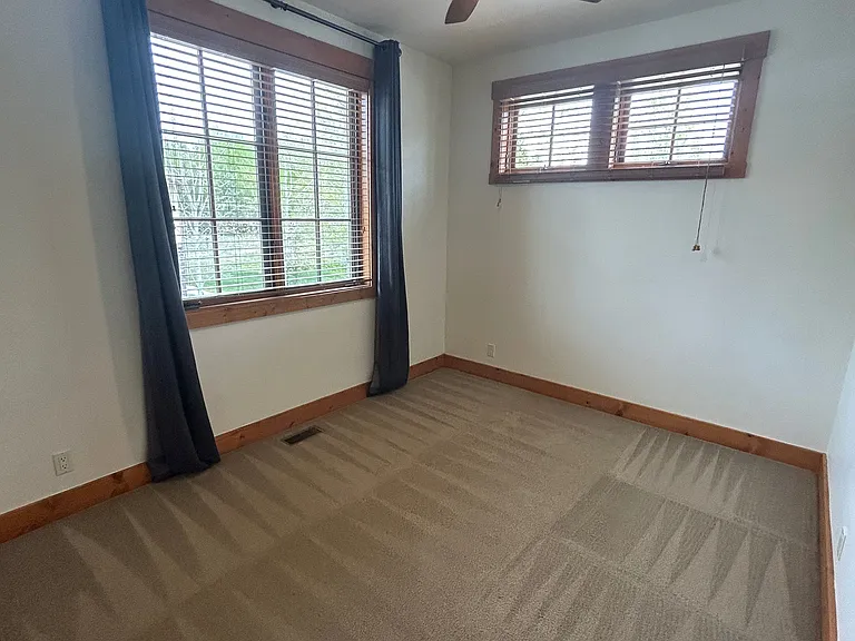 1524 Roosevelt Ave — Photo 24