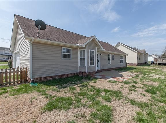 3rd image of 207 Mallow Dr