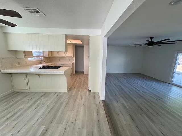 333 Greentree Rd — Photo 3