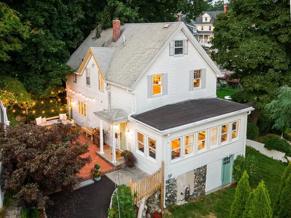 1 Chipman Ter, Melrose, MA 02176