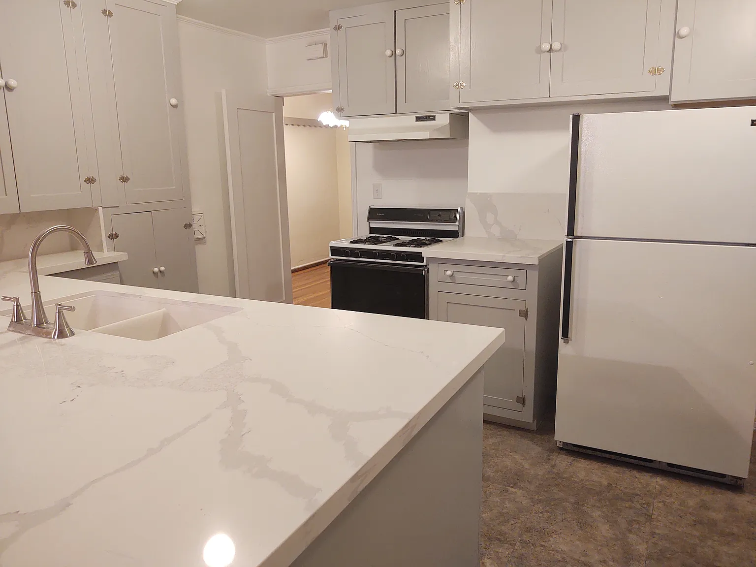 2 bed, 1500 sqft, $2,200 — Photo 3