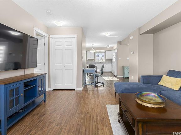 5th image of 125 Willis Cres #224