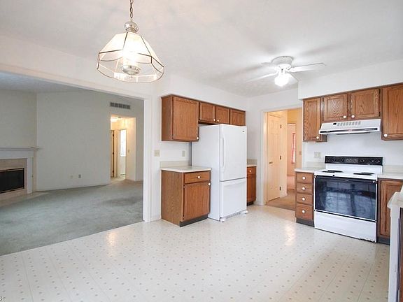 2nd image of 33784 Electric Blvd