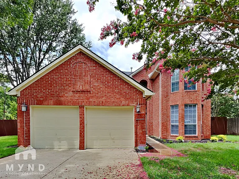 2616 Belmont Ct — Photo 1