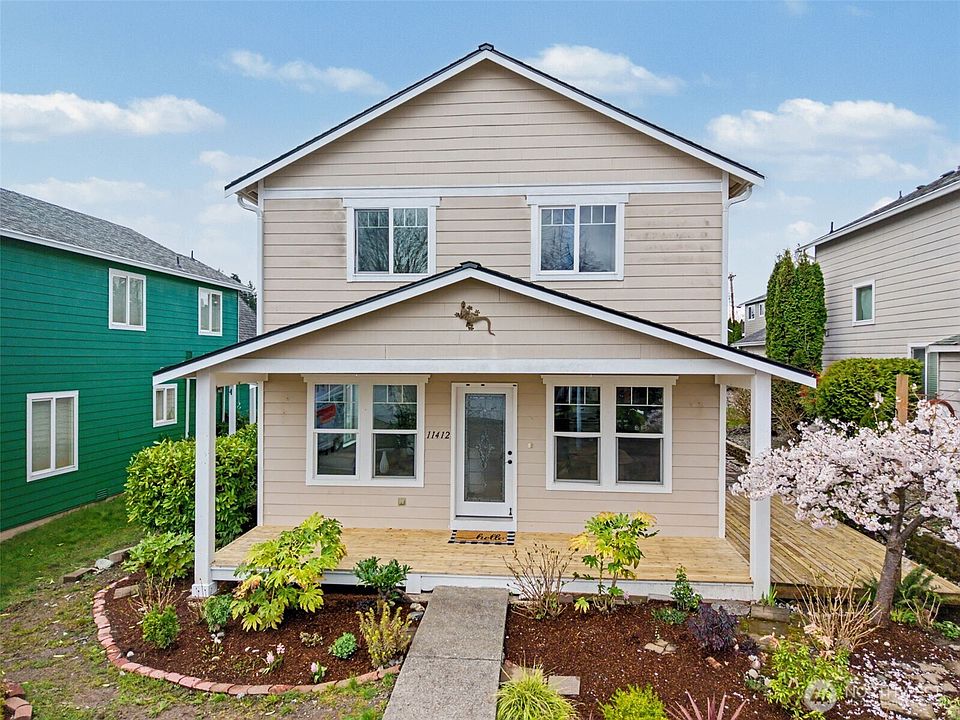 1st image of 11412 33rd Street NE