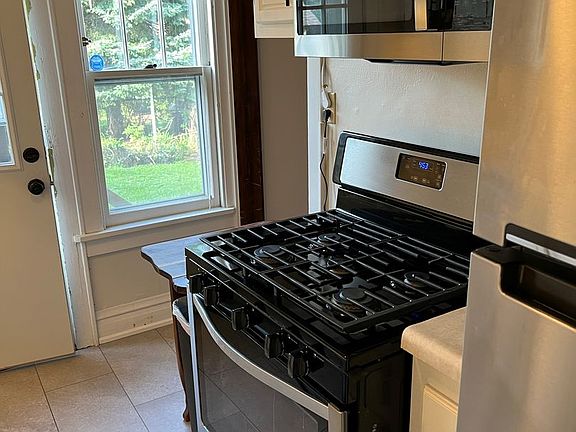 4th image of 2546-2548 Kendall Ave #2546