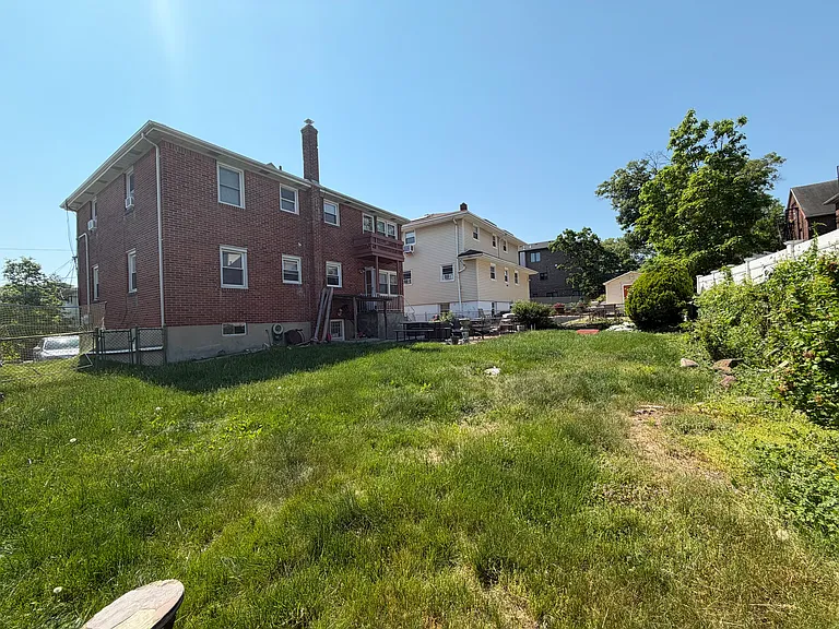805 Harvard Pl — Photo 11