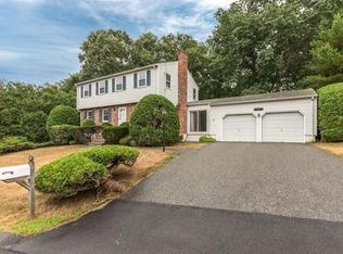 2 Red Coat Ln, Burlington, MA 01803
