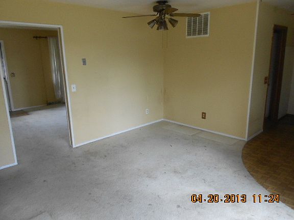 5th image of 13601 Ivy St