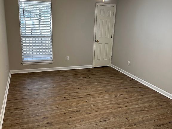 5th image of 4523 Rock Creek Cir