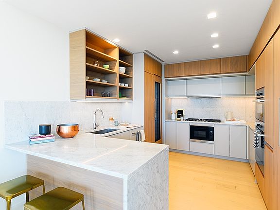 3rd image of 550 Vanderbilt Ave APT 628