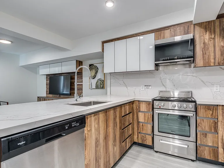 1168 Pendrell St #104 — Photo 9