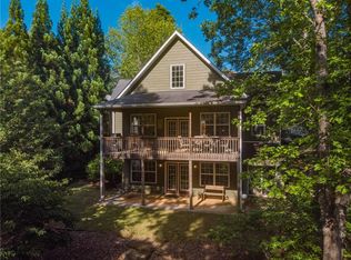 141 W Waters Edge Ln, West Union, SC 29696