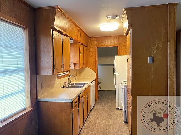 5th image of 205 W Lanark St