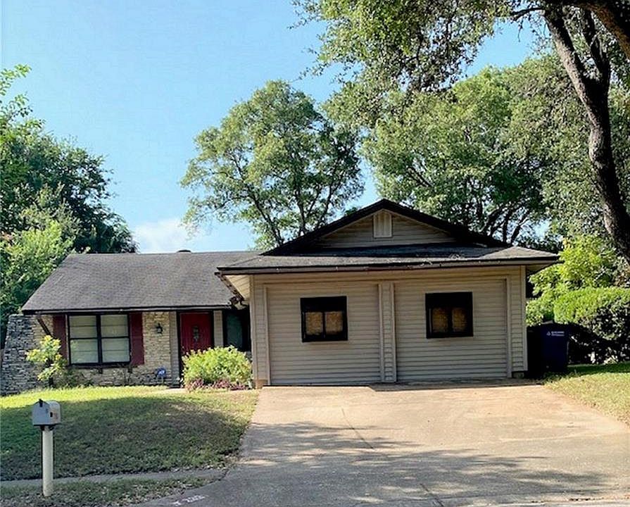 1st image of 2331 Campden Dr