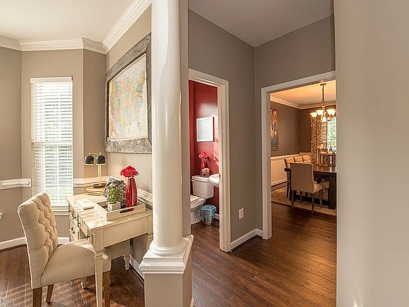 4th image of 958 Riverdale Cir