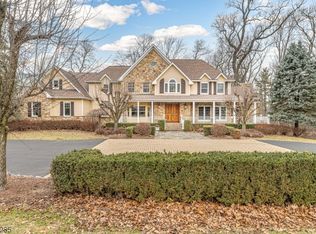 90 Darren Dr, Basking Ridge, NJ 07920