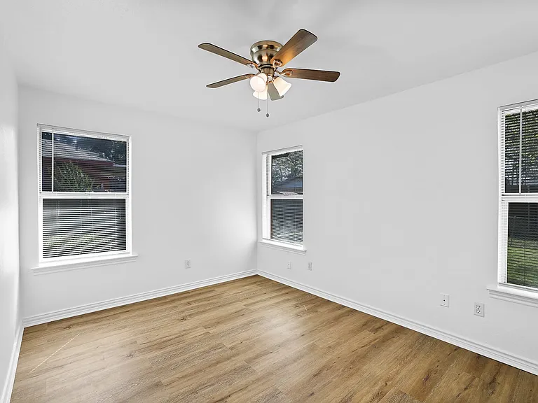 2604 Danny Ln — Photo 15