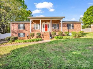 230 Springdale Dr, Forest City, NC 28043