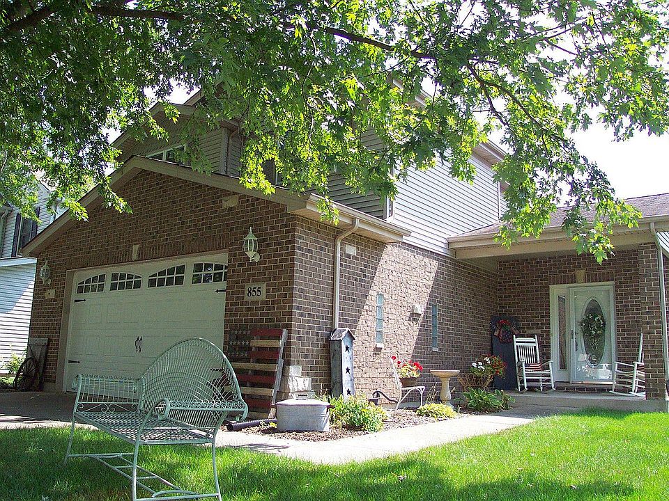 1st image of 855 E 4th St
