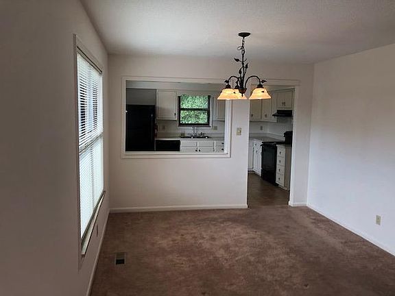 2nd image of 8500 Olde Colony Trl