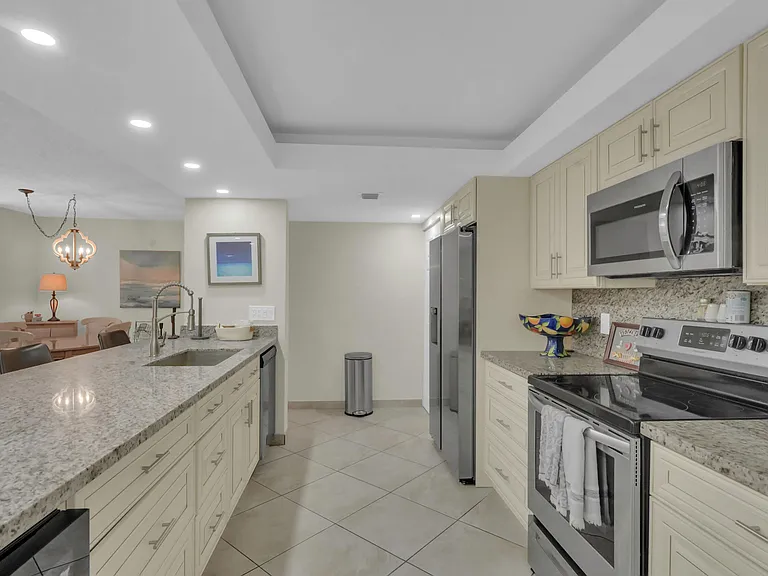 450 Egret Cir #9207 — Photo 8