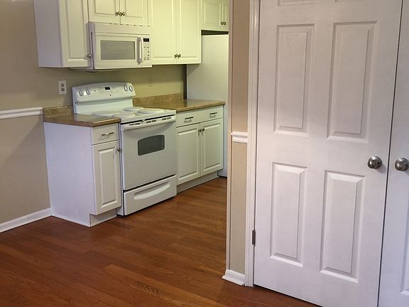 4th image of 203 Fairway Dr