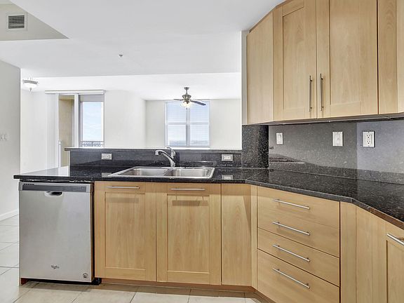 4th image of 511 SE 5th Avenue #2214