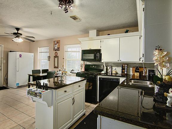 5th image of 2025 Pickerton Dr